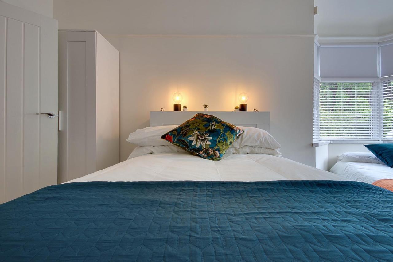 Large En-Suite By The Beach Борнмът Екстериор снимка